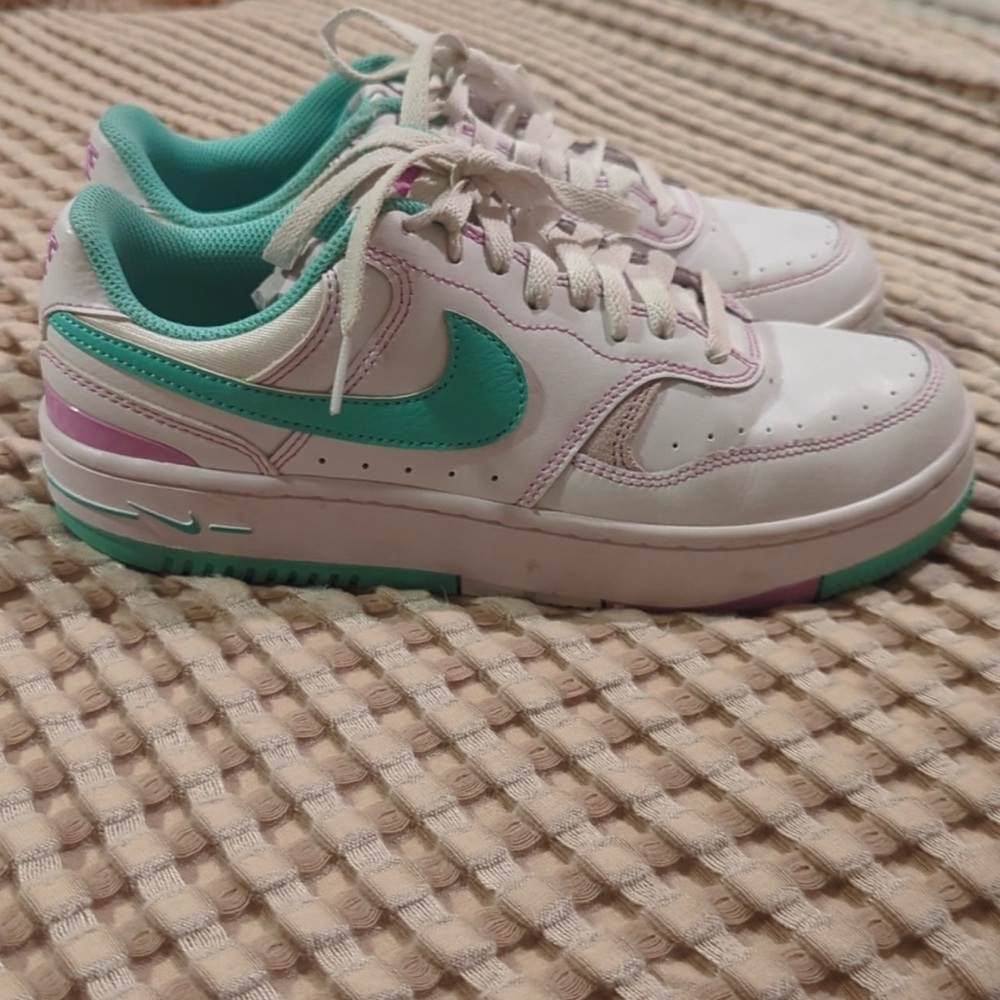 Nike Women's Gamma Force White and Mint Sneakers
